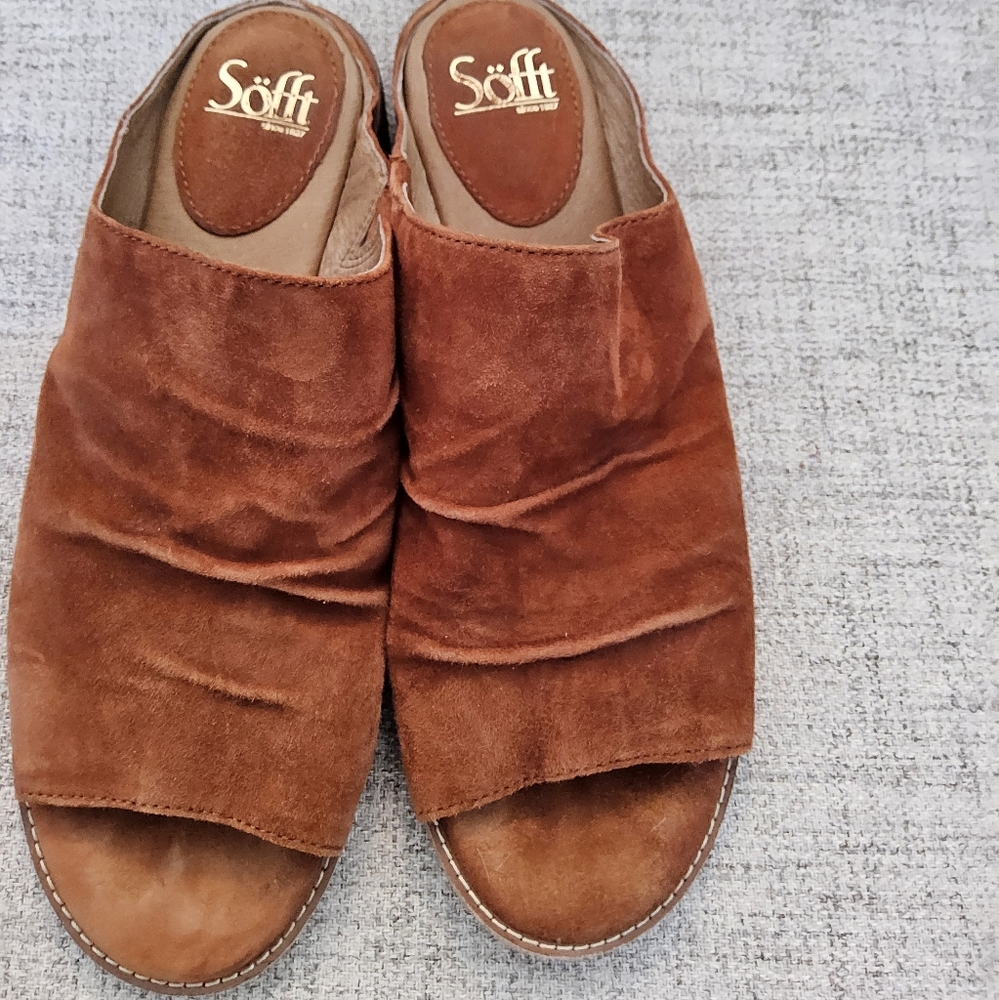 Sofft  Brown Suede Sandels